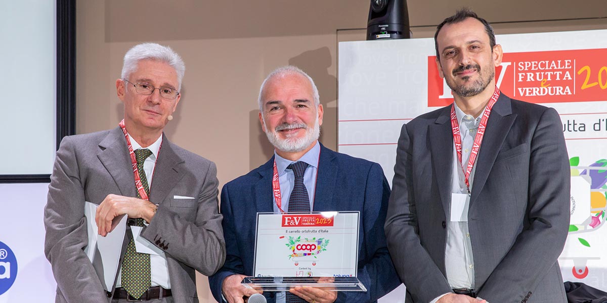 Da sinistra: Roberto Della Casa - Agroter, Claudio Mazzini - Eesponsabile settore settore freschissimi Coop Italia, Marco Barilli - Toluna